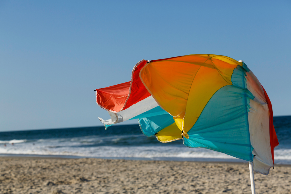 CDC-Beach-Umbrella-Wind-Warning