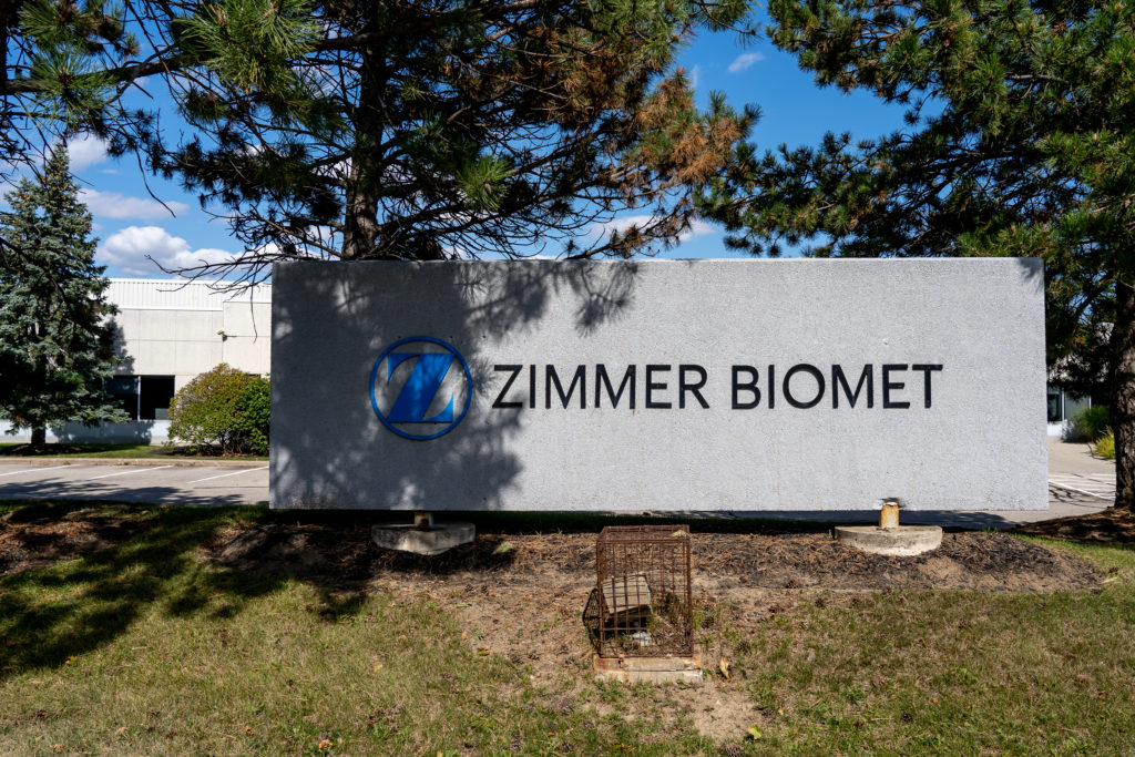 Zimmer Biomet импланты тазобедренных суставов.